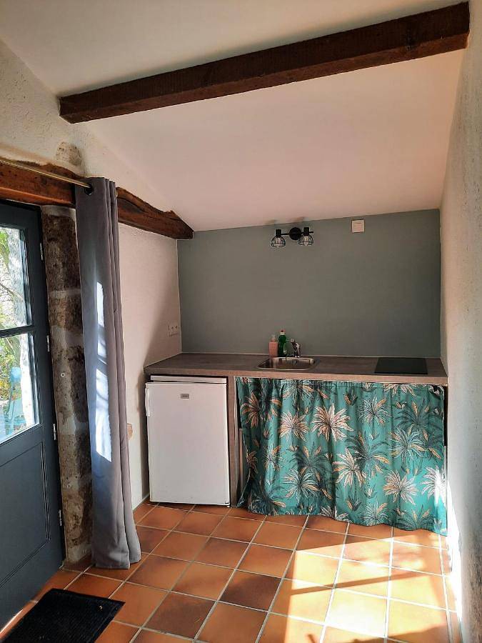 Location de vacances pour 2 personnes, avec piscine ainsi que jardin et terrasse à Pomport - 3