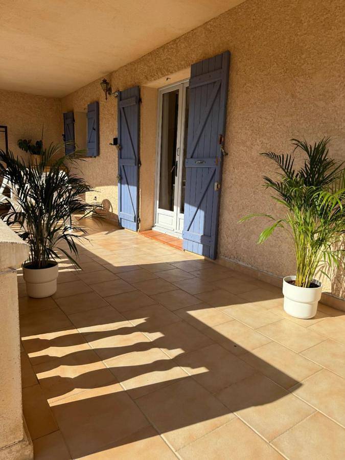 Gîte pour 3 personnes, avec terrasse et vue à Saint-Martin-du-Var - 2