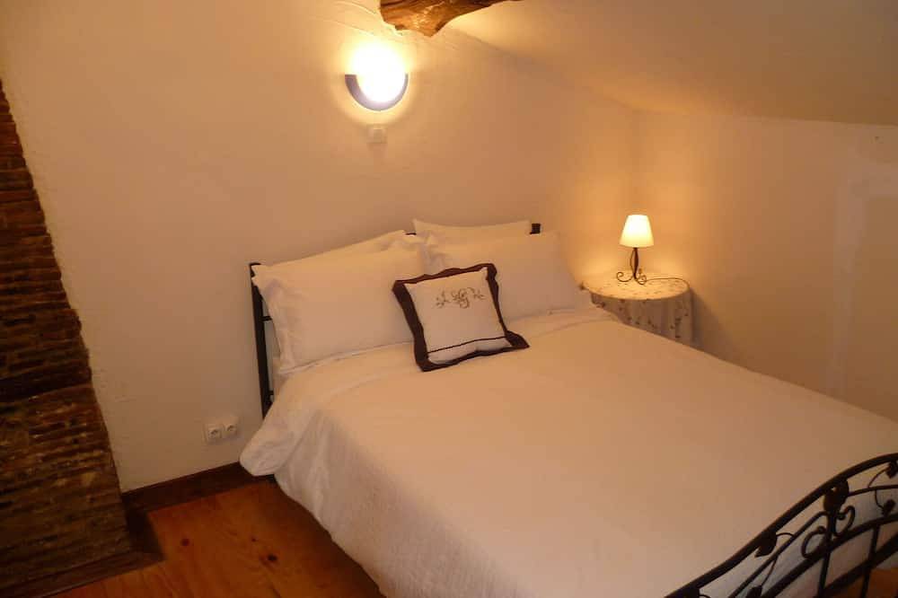 Gîte avec Scandinavian bain à remous pour un usage exclusif des clients. in Bussière-Poitevine, Région de Bellac