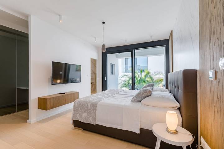 Villa für 8 Personen, mit Garten und Pool, kinderfreundlich in Dalmatien - 4