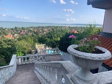 Villa für 8 Personen, mit Sauna und Whirlpool sowie Pool und Garten am Balaton