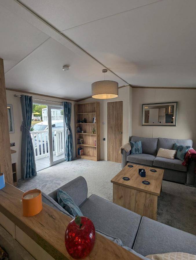 Holiday rental for 6 people, with Hot tub and Terrace as well as Pool and Sauna in Milford-on-Sea