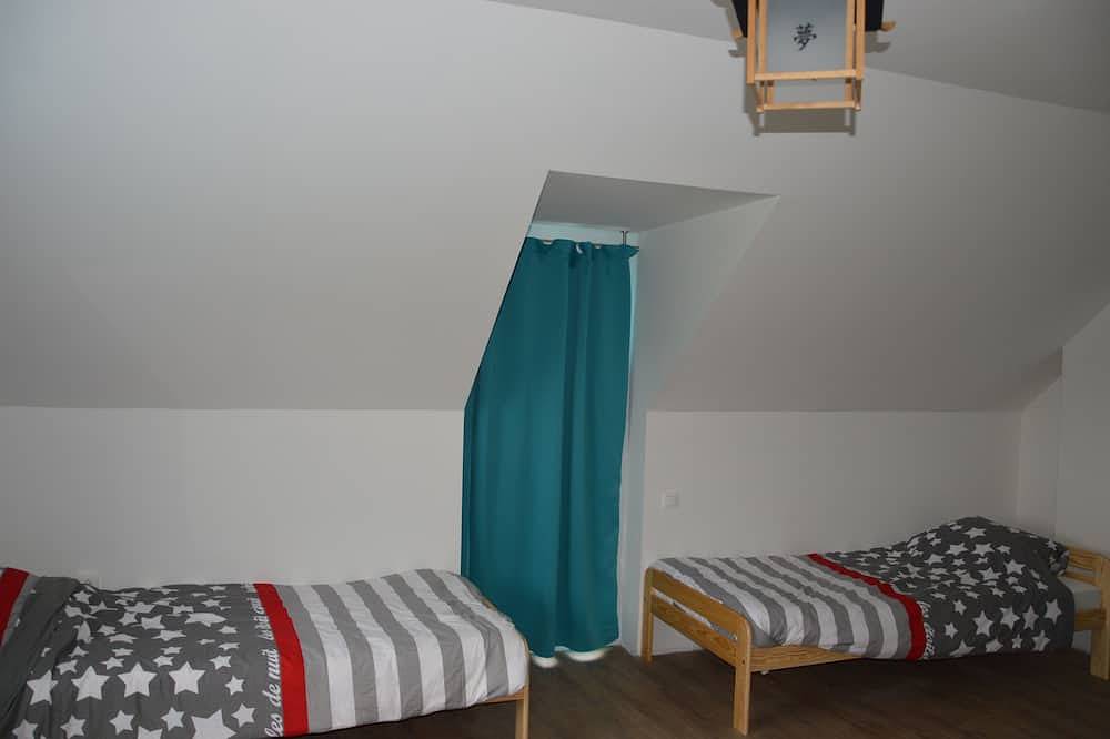Deluxe villa, large pool, wifi, sauna, jacuzzi, Bedrooms with air conditioning in Nemesbük, Balaton Region
