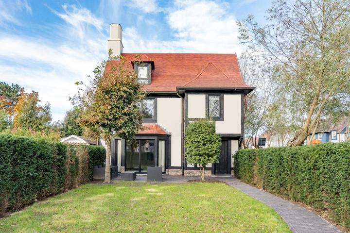 Villa voor 13 personen, with Whirlpool and Terras as well as Tuin and Uitzicht in Knokke