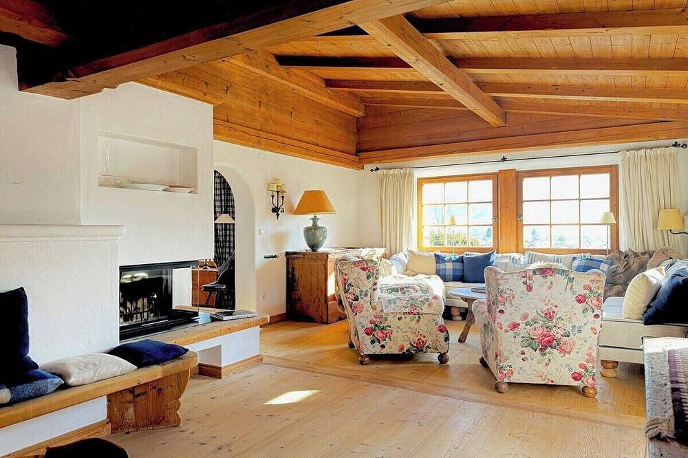 Charmantes Tiroler Penthouse in zauberhafter Lage bei Kitzbühel in Sankt Johann in Tirol, Kaisergebirge