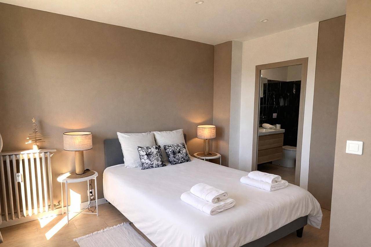 Appartement entier, One-Bedroom Apartment in Aix-en-Provence, Côte méditerranéenne (France)