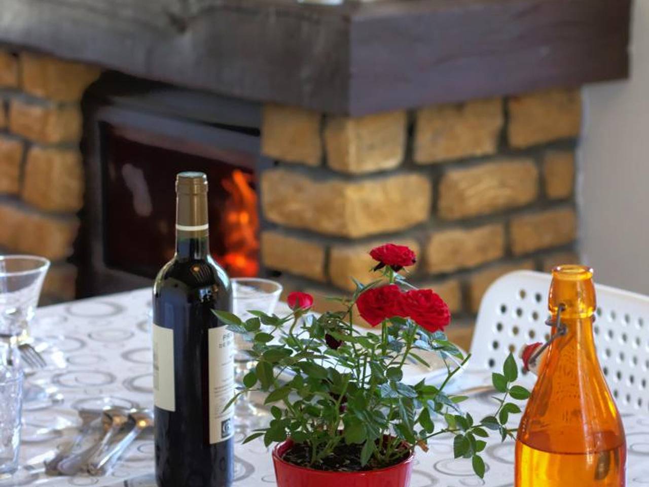 Bright cottage with large garden and private tennis in Nervieux, Montbrison