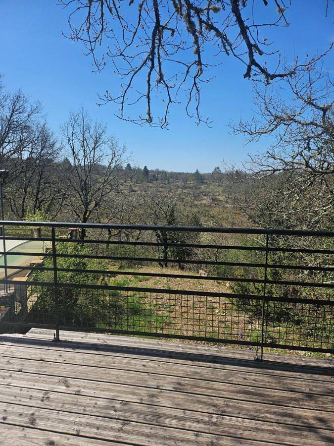 Location de vacances pour 4 personnes, avec terrasse ainsi que vue et piscine à Cahors - 2