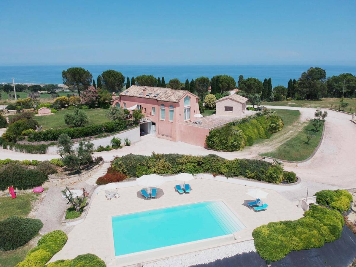 Nontiscordardimé B&B Villa Agriturismo in Civitanova Marche, Costa Adriatica Marche