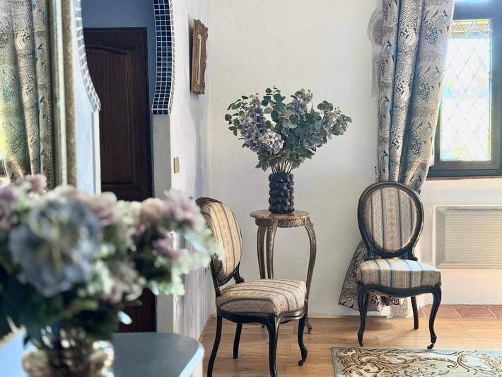 Location de vacances pour 12 personnes, avec vue ainsi que piscine et jardin à La Flocellière - 4