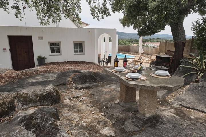 Casa rural para 6 personas, con Balcón y Terraza además de Jardín y Piscina en Castelo de Vide