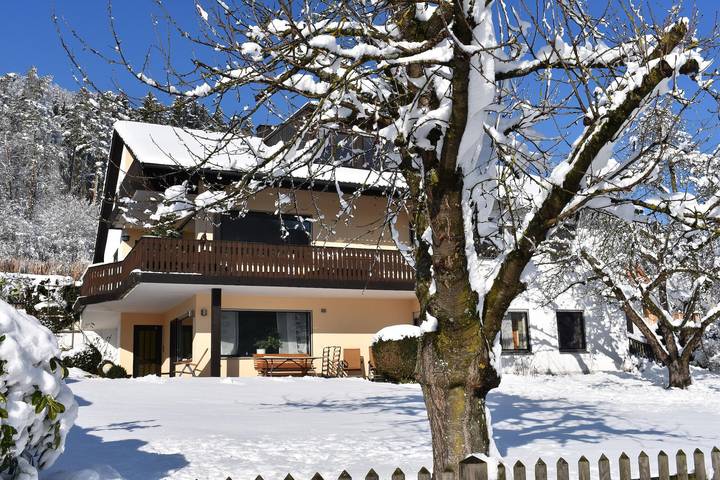 Ganze Ferienwohnung, Ferienwohnung Hanke - Ferienwohnung mit kostenfreiem WLAN in zentraler Lage in Riedenburg, Altmühltal