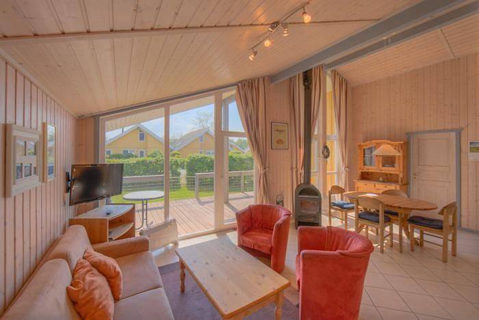 Ferienhaus für 4 Personen, mit Whirlpool und Sauna sowie Terrasse und Garten in Rechlin - 3