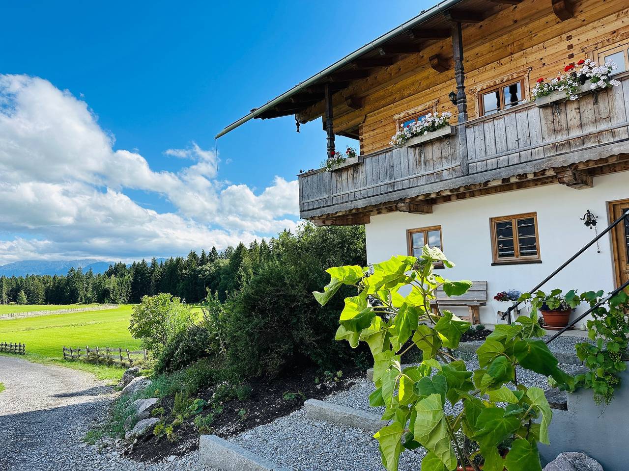 Ganze Ferienwohnung, Langegger Alm - Sennerstube in Bernbeuren, Romantische Straße