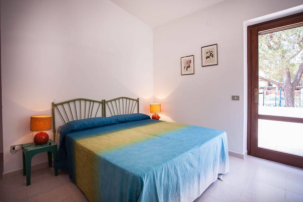 Apartamento entero, Apartamento Oleandro en primera fila, a pocos pasos de la playa (4 Asientos) in Cala Liberotto, Orosei