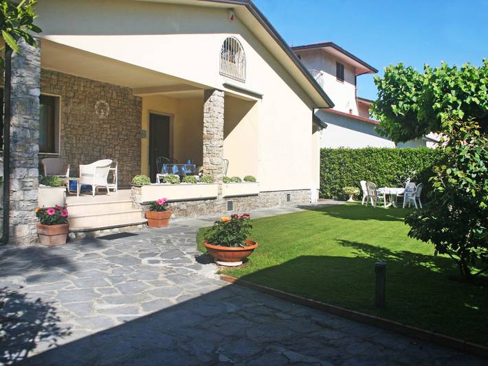 Location de vacances pour 6 personnes, avec jardin et terrasse à Forte dei Marmi - 2