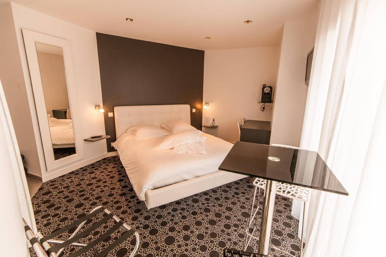 Double Room with Private Bathroom in Port-Louis, Côte des Mégalithes