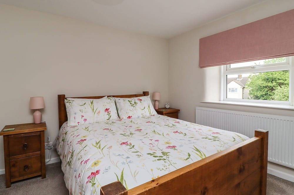 1 The Old Chapel, pet friendly, with a garden in Pool-In-Wharfedale in Leeds, West Yorkshire