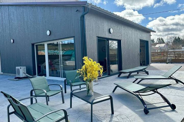 Gîte pour 8 personnes, avec jardin