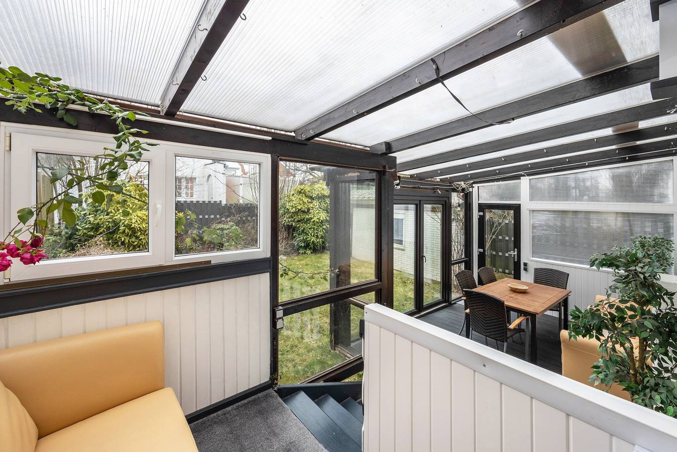 Apartamento entero, Fewobyhd Planta baja - 65 m² con terraza acristalada y punto de carga in Bad Salzuflen, Distrito de Lippe