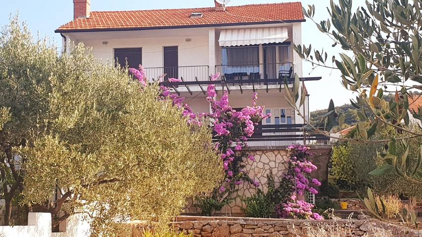 Holiday apartment for 6 people, with balcony and garden - 1