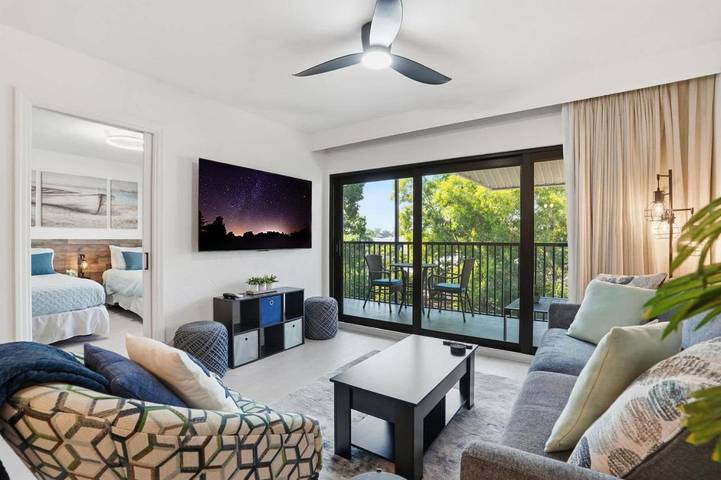 Holiday home for 5 people, with lake view and pool as well as balcony - 1