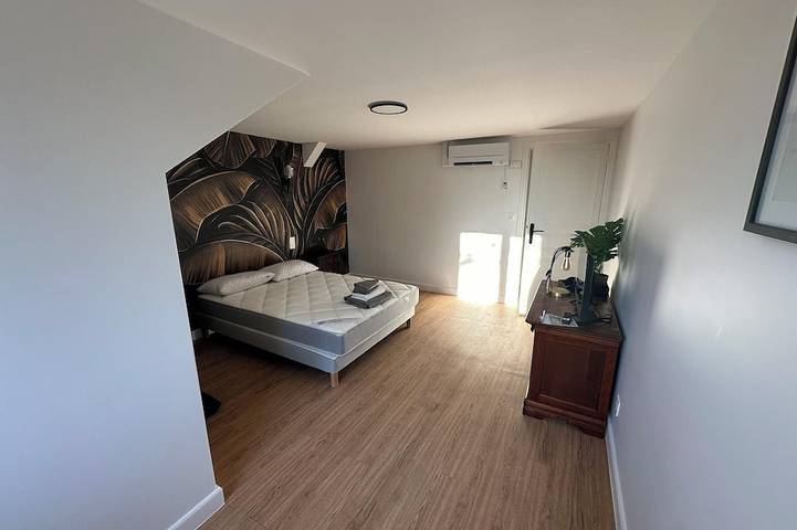 Location de vacances pour 11 personnes, avec terrasse et jardin à Saint-Florentin - 3