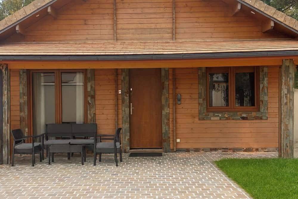 Chalet sur terrain privé avec jardin –  à 10 min de Disneyland Paris in Montévrain, Seine-et-Marne