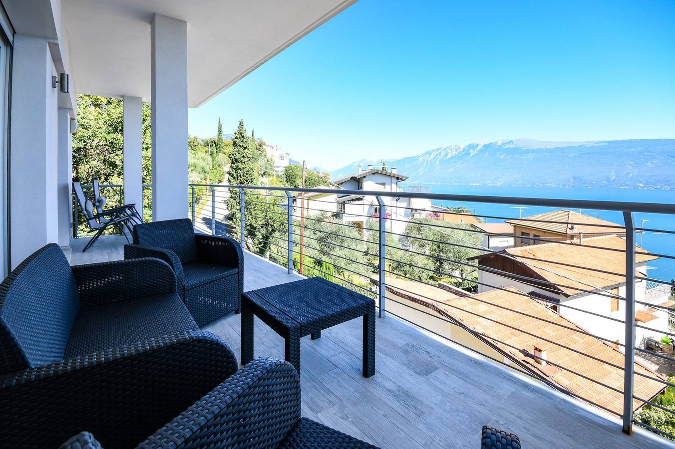 Appartamento intero, Appartamento per vacanze "Luxury 2" con terrazza e vista lago in Maderno, Toscolano-Maderno