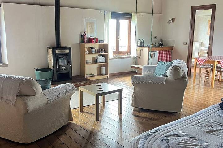 Casa Santini 1. Mountain retreat in Villa Minozzo, Reggio Emilia Province