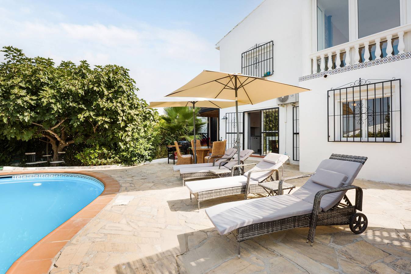 Ferienhaus 'Serena Vista' mit Bergblick, Wlan und Klimaanlage in Alcaucín, Málaga Provinz