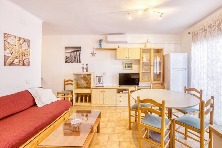 Location de vacances pour 6 personnes, avec balcon, animaux acceptés à Llançà