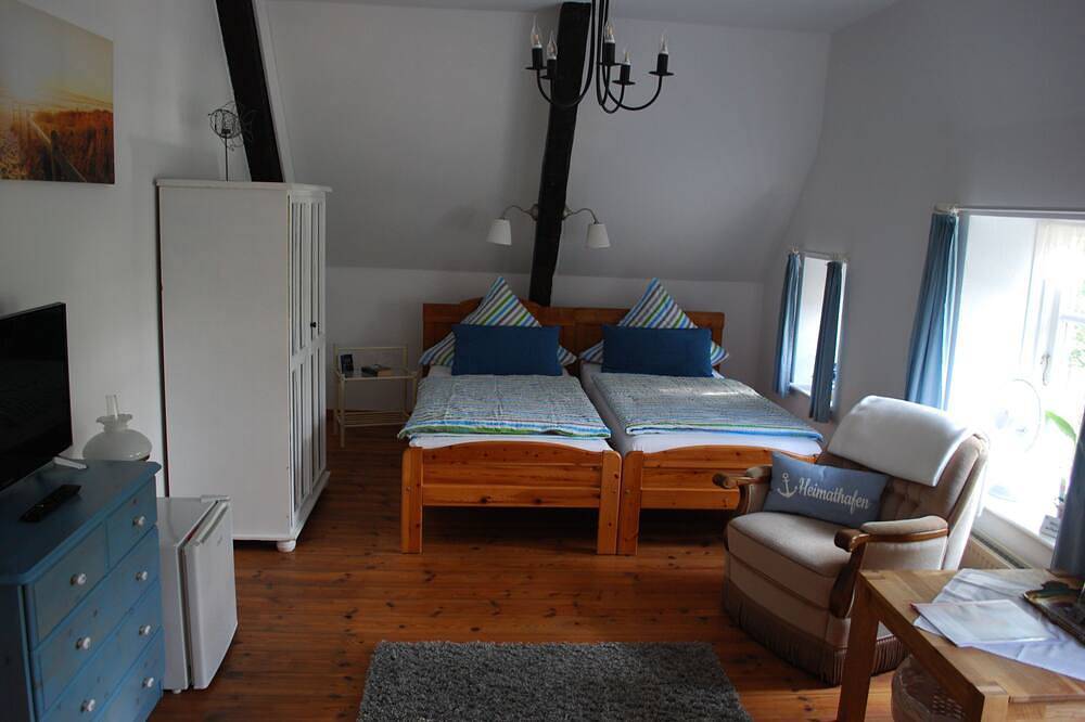 Dz 1 Nacht Doppelbett - Pension - Hotel (garni) Altes Pastorat in Langenhorn, Nordsee - Schleswig-Holstein