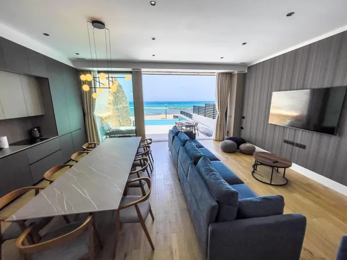 Villa für 10 Personen, mit Pool und Ausblick sowie Garten - 1