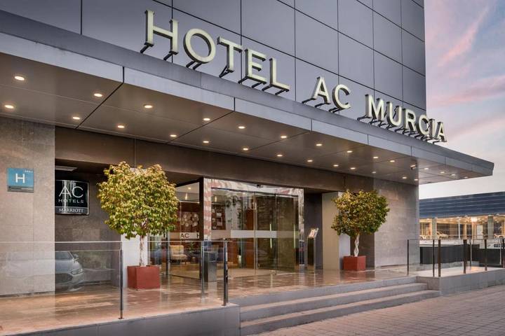 Hôtel pour 2 personnes, avec Terrasse ainsi que Piscine et Sauna à Las Torres de Cotillas