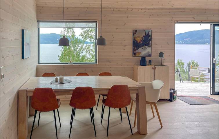 Ferienhaus für 8 Personen mit Terrasse in Surnadal, Nördliches Fjordnorwegen