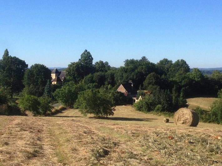 Location de vacances pour 3 personnes, avec jardin ainsi que piscine et vue, animaux acceptés à Simeyrols - 4