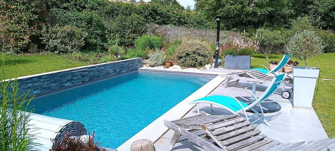 Chambre d’hôte pour 2 personnes, avec Terrasse et Jacuzzi ainsi que Jardin et Piscine