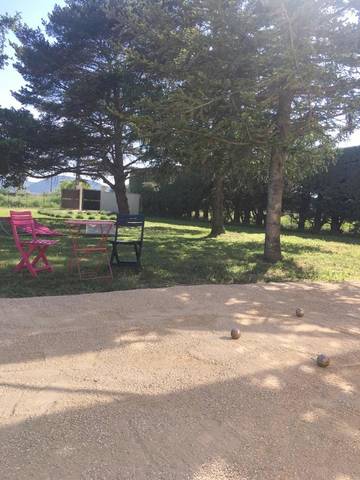 Cottage pour 6 personnes, avec jardin et vue à Villelaure