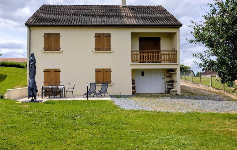Gîte pour 6 personnes, avec jardin et terrasse à Saint-Yrieix-la-Perche - 2