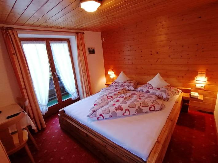 Ganze Ferienwohnung, Doppelzimmer, Bad, Wc, Balkon in Sankt Gallenkirch (Stadt), Sankt Gallenkirch