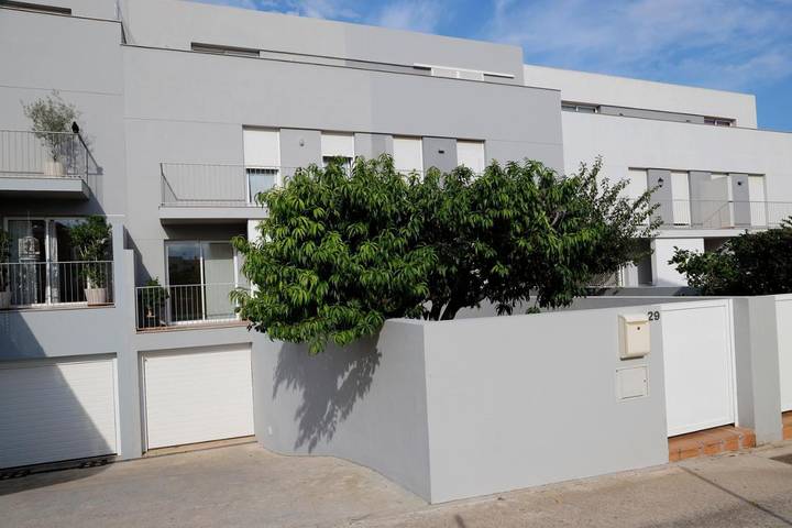 Casa rural para 8 personas, con Balcón y Terraza además de Jardín y Vistas en Maó - 3