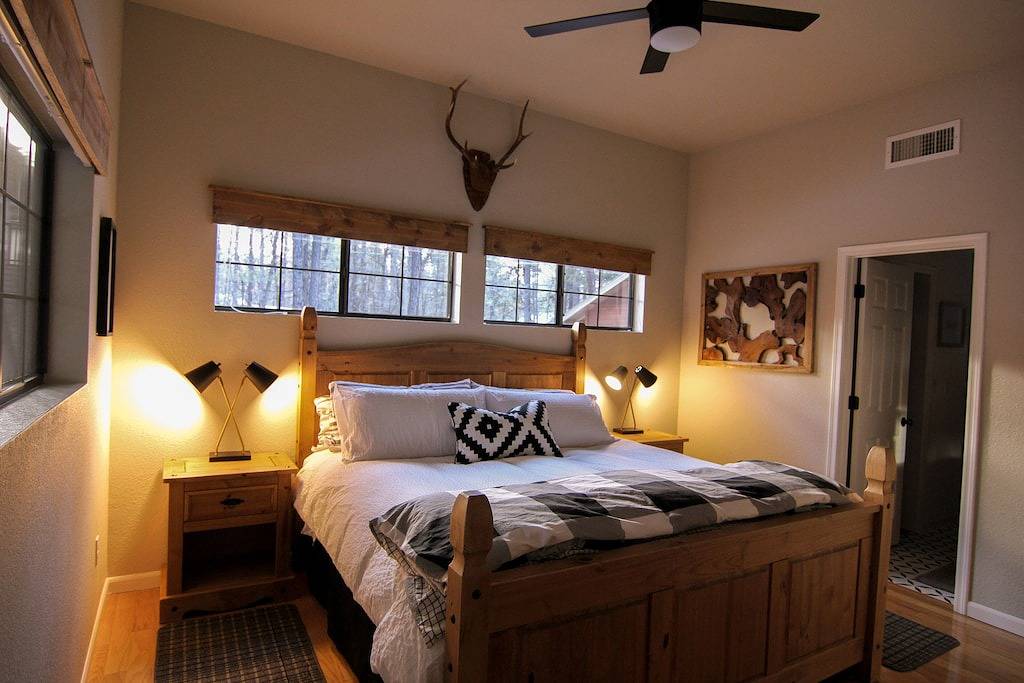 Luxury Cabin Retreat auf geräumigen Waldgrundstück in Navajo County