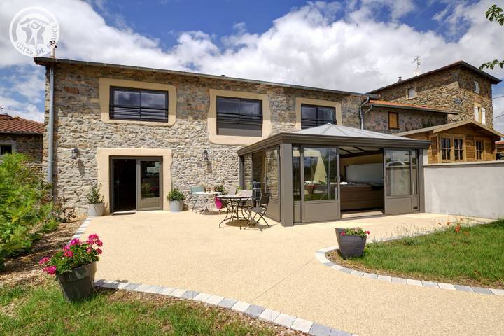 Chambre d’hôte pour 2 personnes, avec Jacuzzi ainsi que Jardin et Sauna