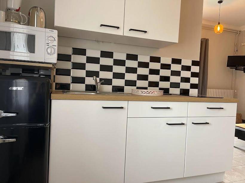 Appartement entier, One-Bedroom Apartment in Saint-André-d'Allas, Périgord Noir