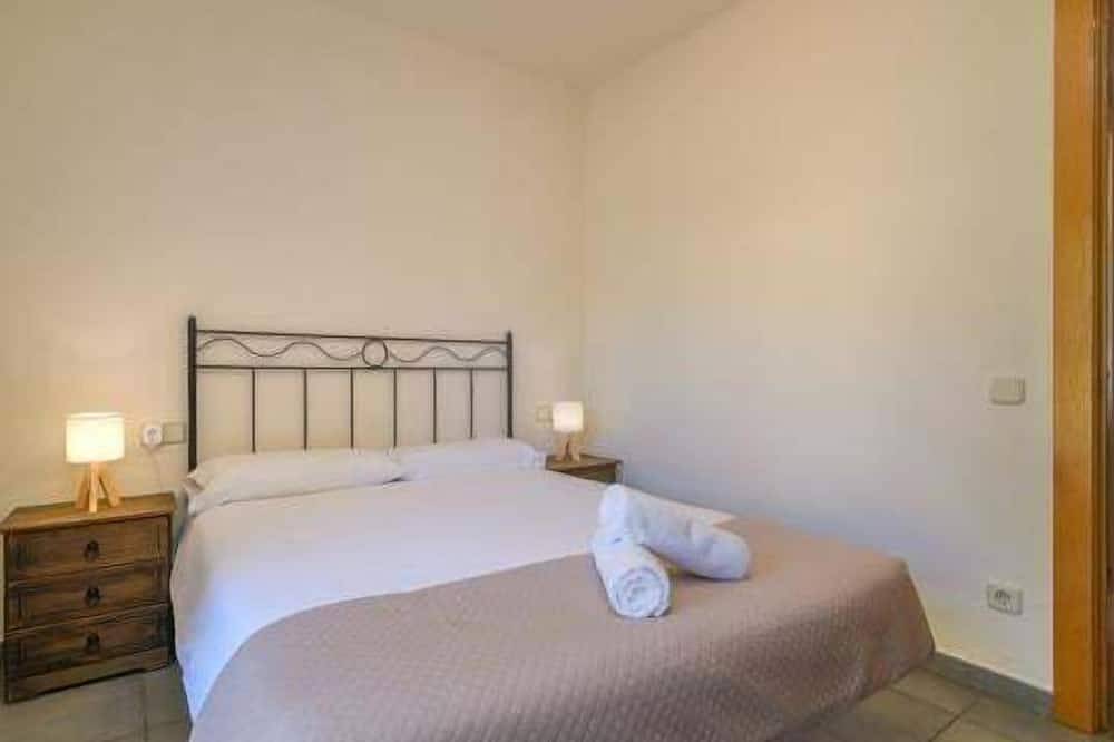 Entire apartment, Apartament Els Plataners in Gualba, Barcelona Inland