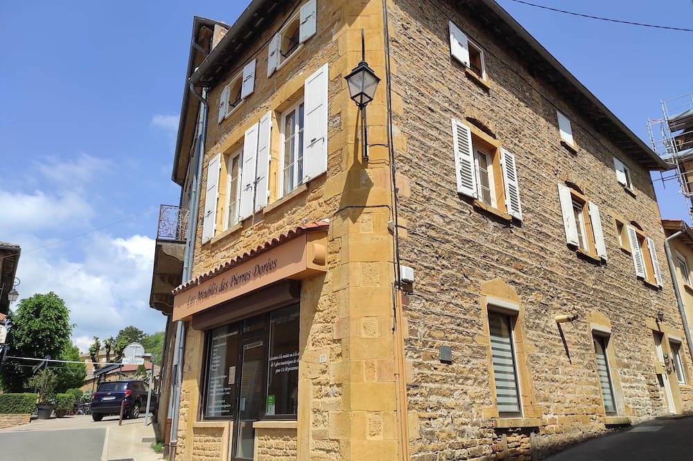 Gîte de charme au cœur du Beaujolais jusqu'à 14 personnes in Theizé, Beaujolais