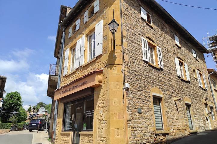 Location de vacances pour 14 personnes, avec Terrasse à Theizé
