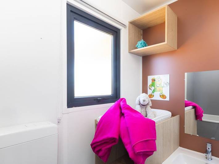 Camping Sites et Paysages - Le Ventoulou - Mobilheim 6 personen - Cottage Le P'tit Quercynois (Ankunft Sonntag) - 3 Schlafzimmer - 2 Bäder in Thégra, Regionaler Naturpark Causses du Quercy