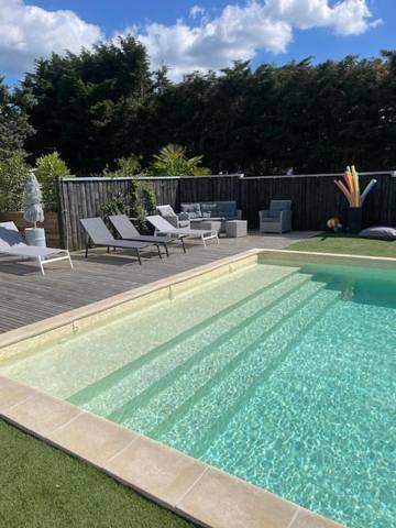 Gîte pour 3 personnes, avec Terrasse et Piscine à Villaines-les-Rochers